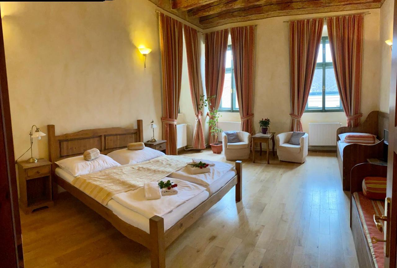 Hotel Opat Kutná Hora Esterno foto